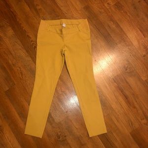 New Old Navy Maternity Ankle Pixie Pants Sz. 0